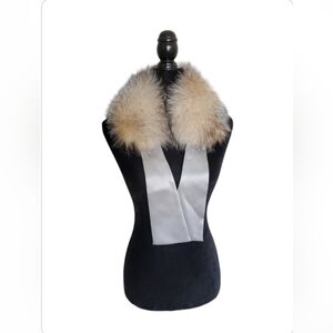 Saint John Fox Fur Collar